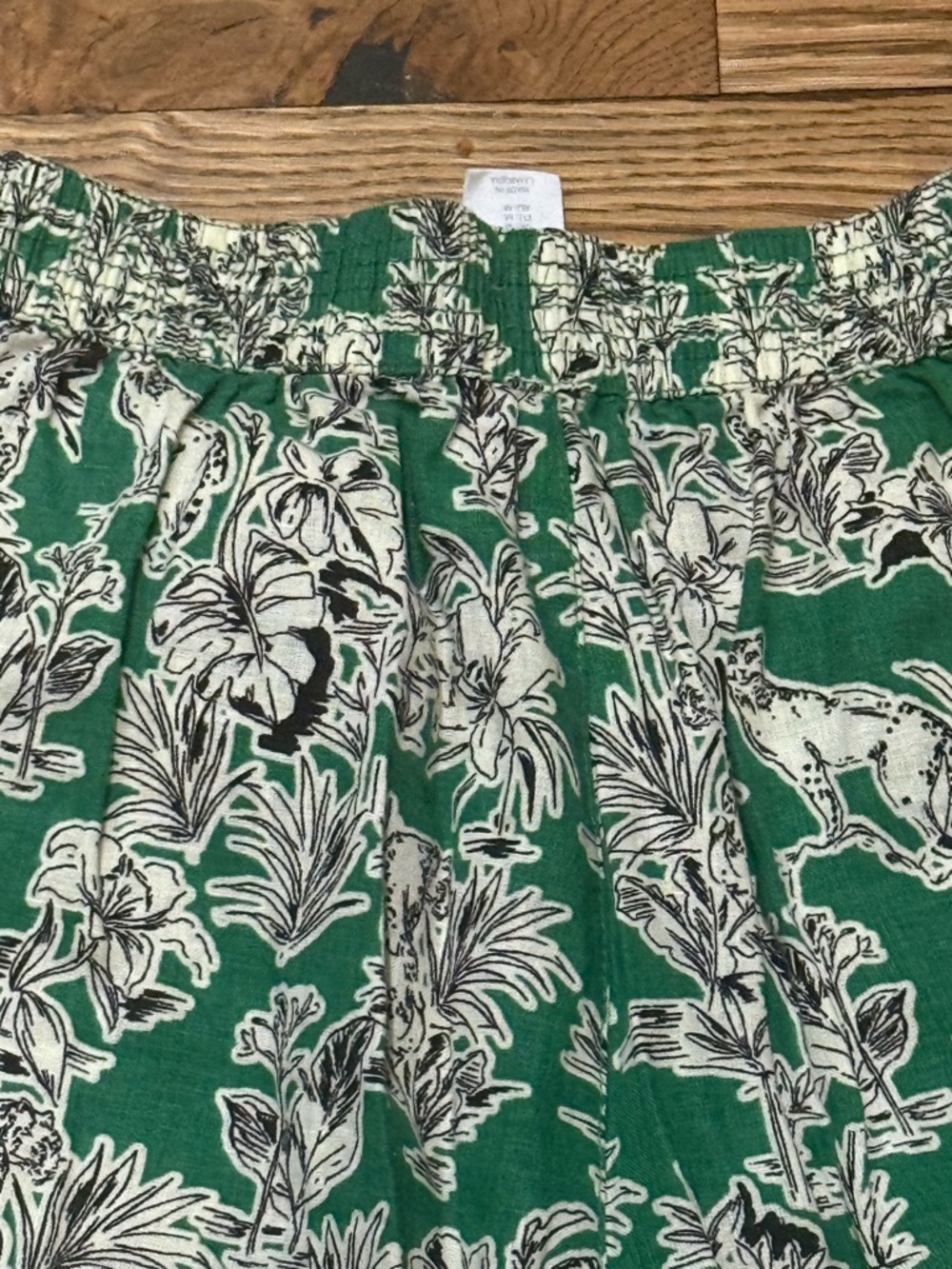 C&C California. Wide Leg Linen Jungle Print Pants. Size Medium. - Picture 9 of 9